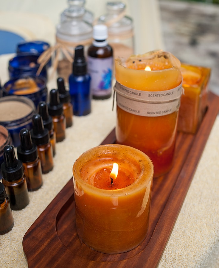 Some Home-Delivered Pampering. Manuel Antonio, Puntarenas, Costa Rica. Copyright © 2022 Terence Carter / Grantourismo. All Rights Reserved.