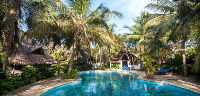 Holiday Apartment rental, Diani Beach, Kenya. Copyright © 2022 Terence Carter / Grantourismo. All Rights Reserved.