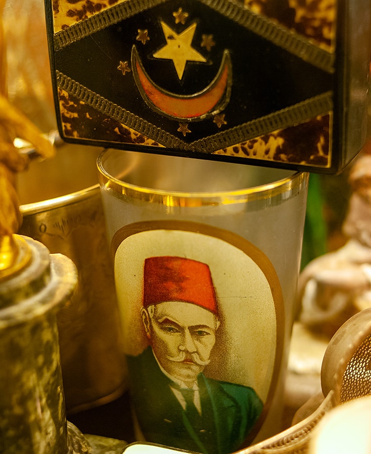 Shopping the Grand Bazaar, Turkey. Istanbul Take-Homes: a Guide to Shopping the Grand Bazaar. Copyright © 2023 Terence Carter / Grantourismo. All Rights Reserved.