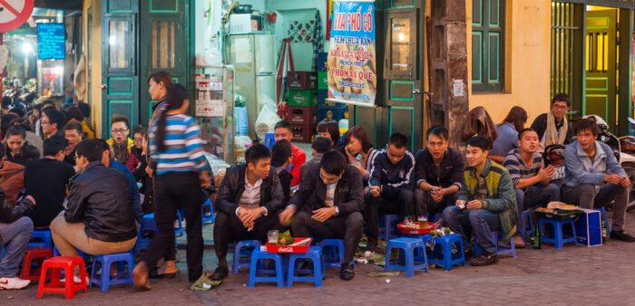 Our Hanoi Bia Hoi Guide – All You Need to Know About Hanoi's Fresh Beer. Bia Hoi, Hanoi, Vietnam. Copyright © 2022 Terence Carter / Grantourismo. All Rights Reserved.