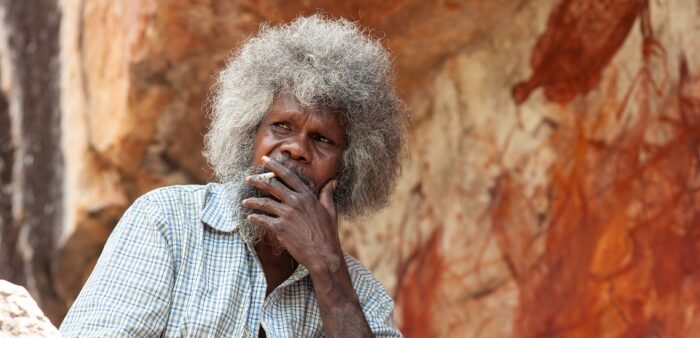 Best Australian Indigenous Travel Experiences. Aboriginal Artist and Guide, Northern Territory, Australia. Copyright © 2022 Terence Carter / Grantourismo. All Rights Reserved.