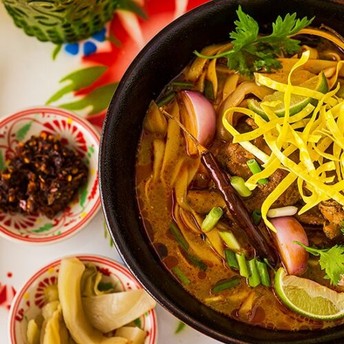 Khao Soi Gai – Chiang Mai Curry Noodle and Chicken Soup Recipe. Copyright © 2022 Terence Carter / Grantourismo. All Rights Reserved.