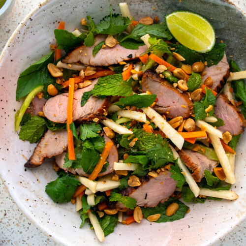 Easy Pork Salad Recipe with Yam Beans and Aromatic Southeast Asian Herbs. Copyright © 2022 Terence Carter / Grantourismo. All Rights Reserved.