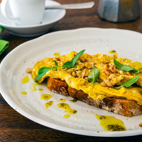 Pesto Scrambled Eggs Recipe. Copyright © 2021 Terence Carter / Grantourismo. All Rights Reserved.