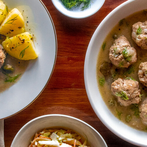 German Meatballs Recipe for Tender Meatballs in a Creamy Caper Gravy. Copyright © 2022 Terence Carter / Grantourismo. All Rights Reserved.