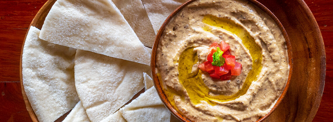 Authentic Baba Ganoush Recipe for the Traditional Middle Eastern Eggplant Dip. Copyright © 2022 Terence Carter / Grantourismo. All Rights Reserved.