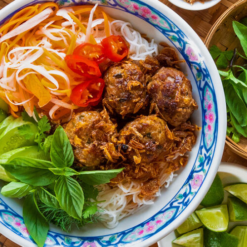 Vietnamese Meatballs and Rice Noodles Recipe with Slaw, Tangy-Sweet Sauce and Fresh Herbs. Easy weeknight family dinners. Copyright © 2022 Terence Carter / Grantourismo. All Rights Reserved.