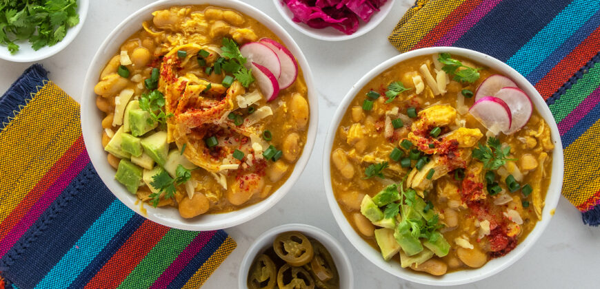 White Chicken Chili Recipe with Shredded Chicken and White Beans. Copyright © 2023 Terence Carter / Grantourismo. All Rights Reserved.