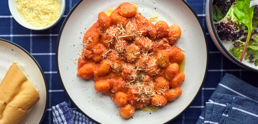 Comforting Gnocchi in Creamy Tomato Pasta Sauce in 10 Minutes Copyright © 2024 Terence Carter / Grantourismo. All Rights Reserved.